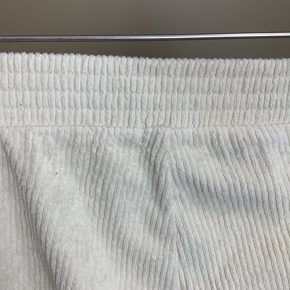 Aeri groove on ribbed velour flare pants - Picture 6 of 8